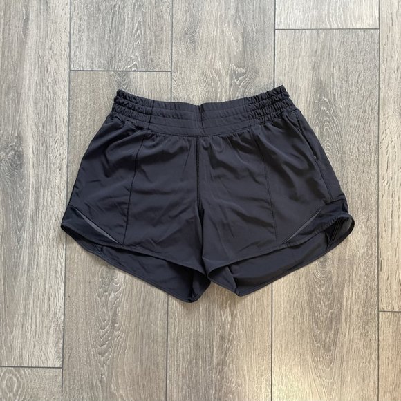 Lululemom Hotty Hot High-Rise Lined Short 4" - Picture 3 of 4